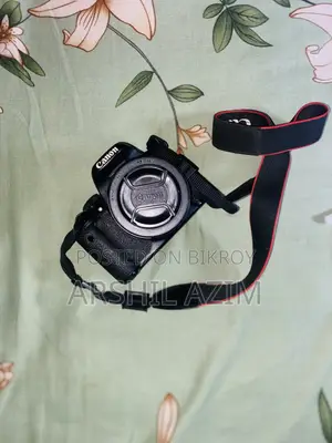 Canon 700 D
