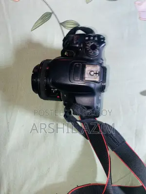 Canon 700 D