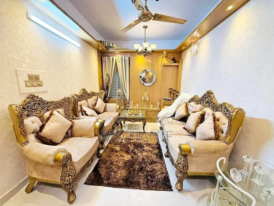 Elegant Victorian Sofa (3+2+1)