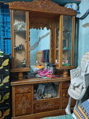 ড্রেসিং টেবিল
