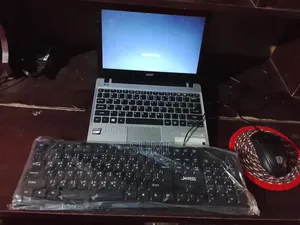 Desktop Computer Asus 2GB HDD 320GB