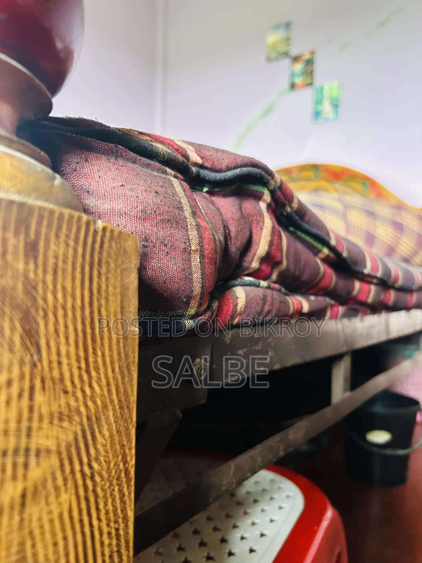 ব্যবহৃত Otobi কাঠের খাট + জাজিম বিক্রি হবে |