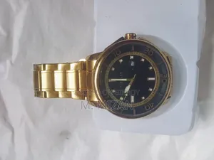 Tubular Analog Chain Golden Watch
