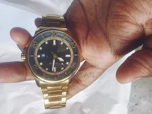 Tubular Analog Chain Golden Watch