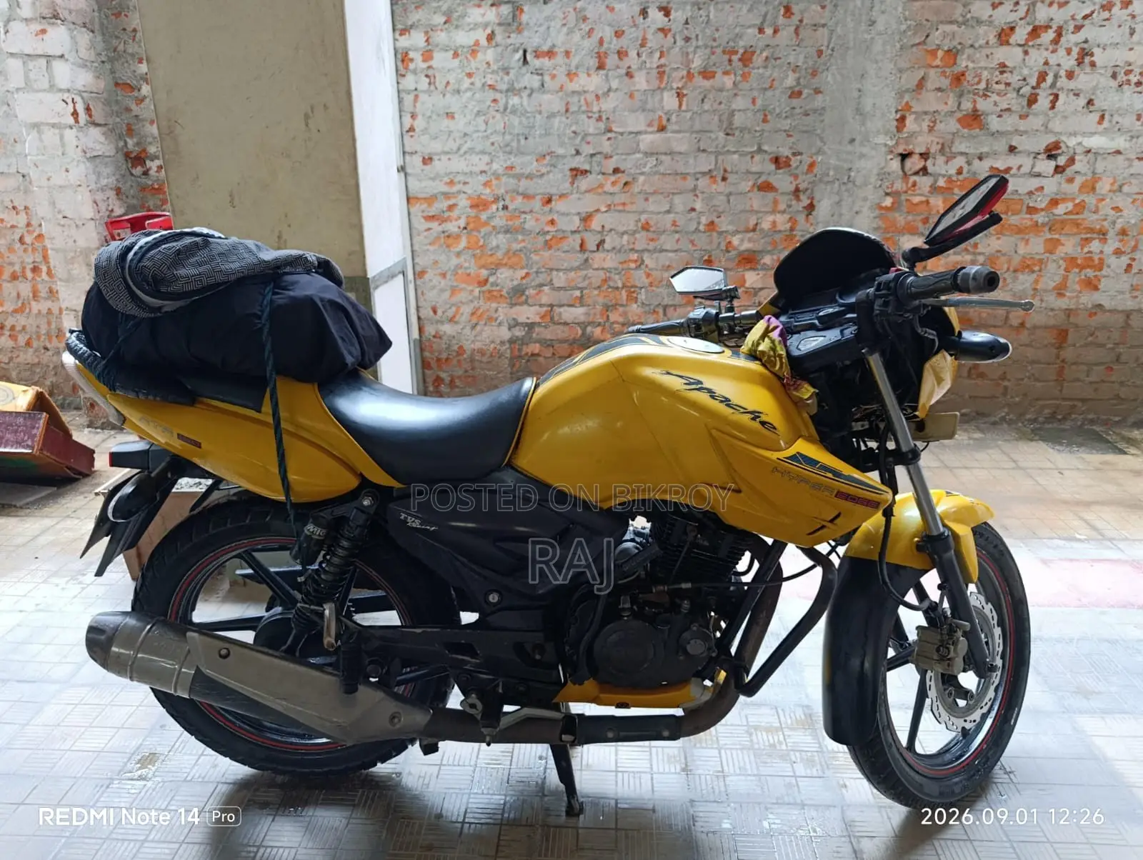 TVS Apache RTR 160 2v Refresh X-connect 2012 Yellow