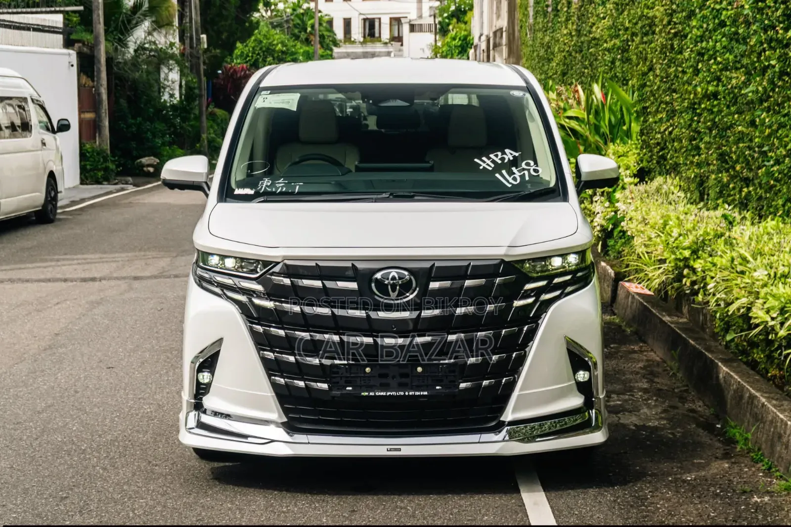 Toyota Alphard 2.5 Hybrid AWD 2023 Off white