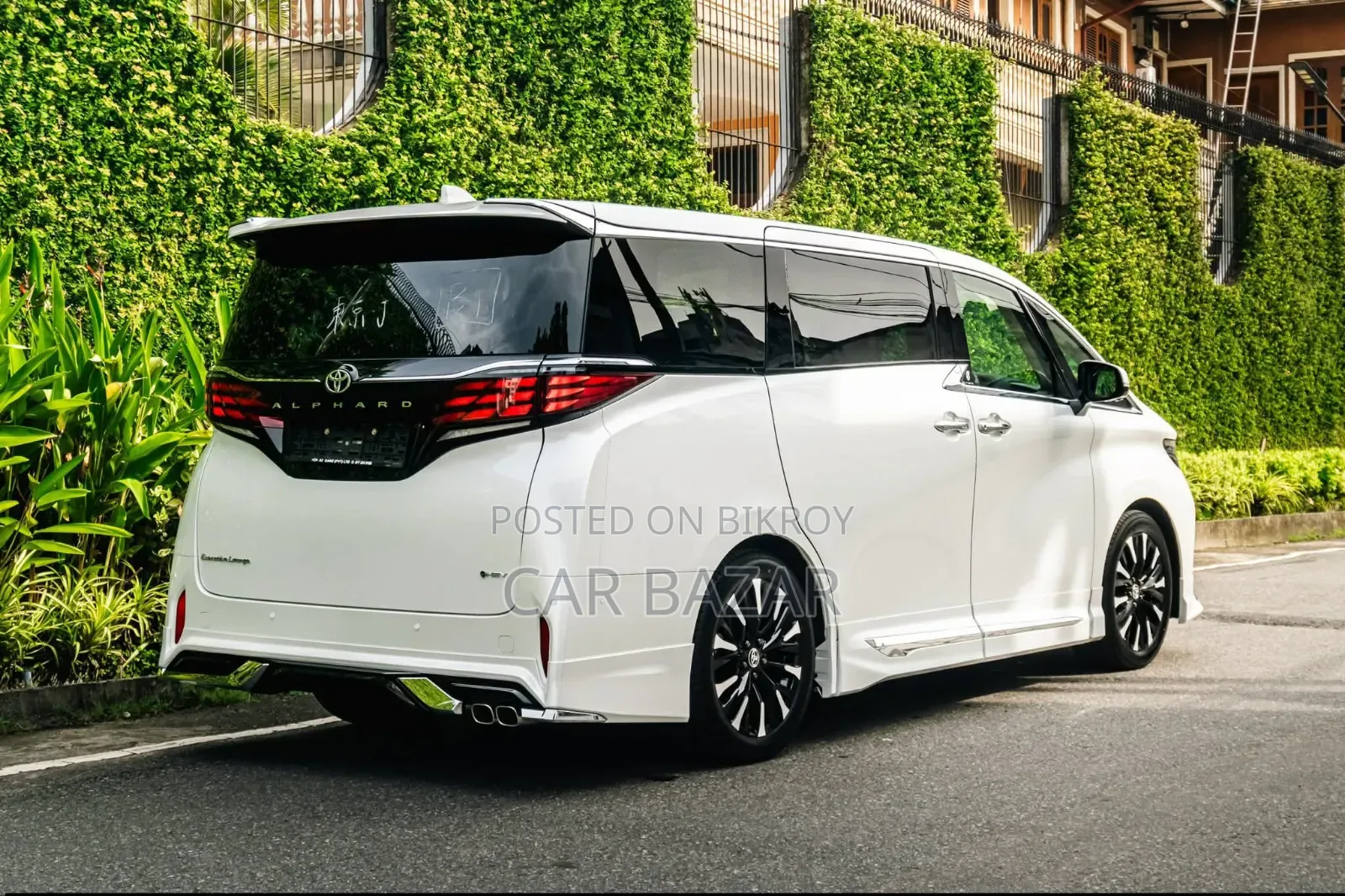Toyota Alphard 2.5 Hybrid AWD 2023 Off white