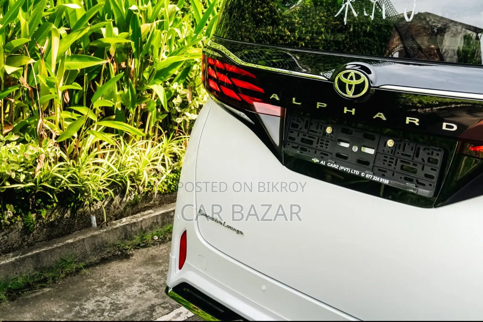 Toyota Alphard 2.5 Hybrid AWD 2023 Off white
