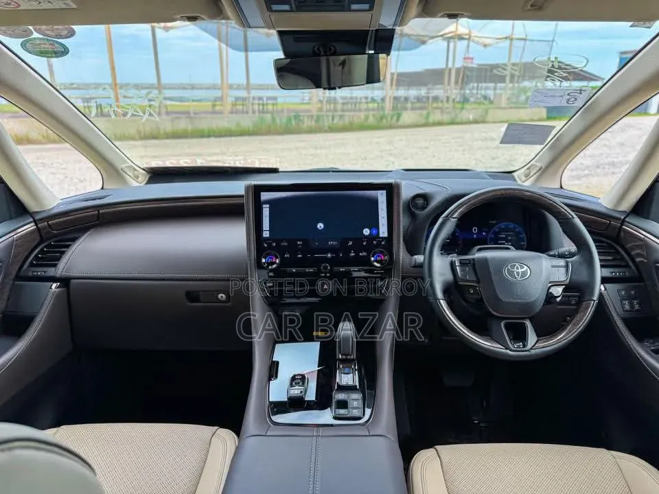 Toyota Alphard 2.5 Hybrid AWD 2023 Off white