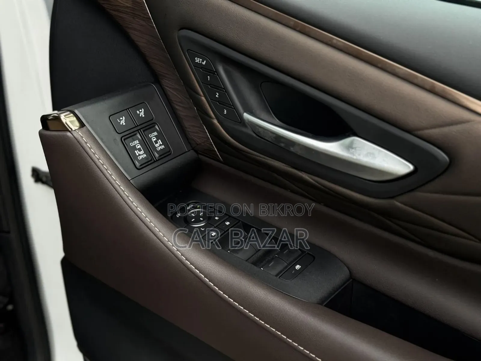 Toyota Alphard 2.5 Hybrid AWD 2023 Off white