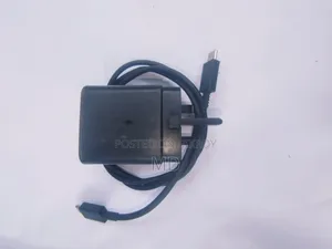 একটি স্মার্ট ফোনের চার্জার