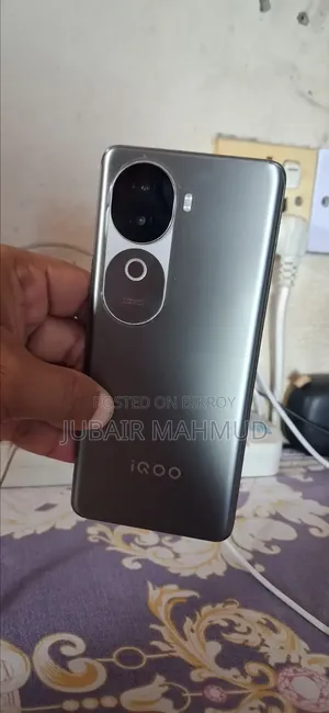 iQOO Z9 ২৫৬ জিবি গোল্ড