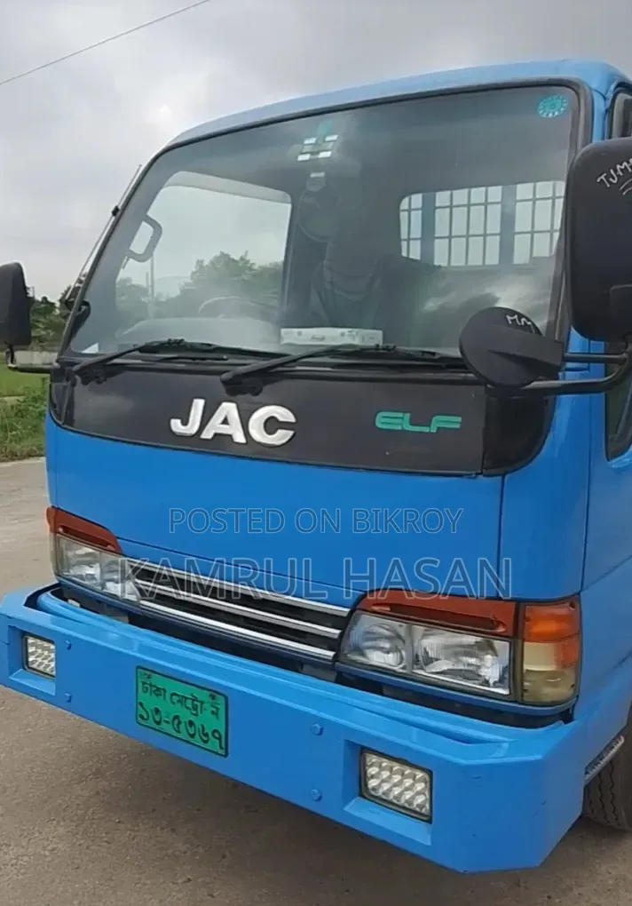 পিকাপ গাড়ি