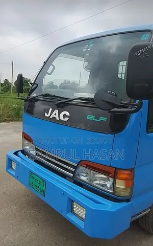 পিকাপ গাড়ি