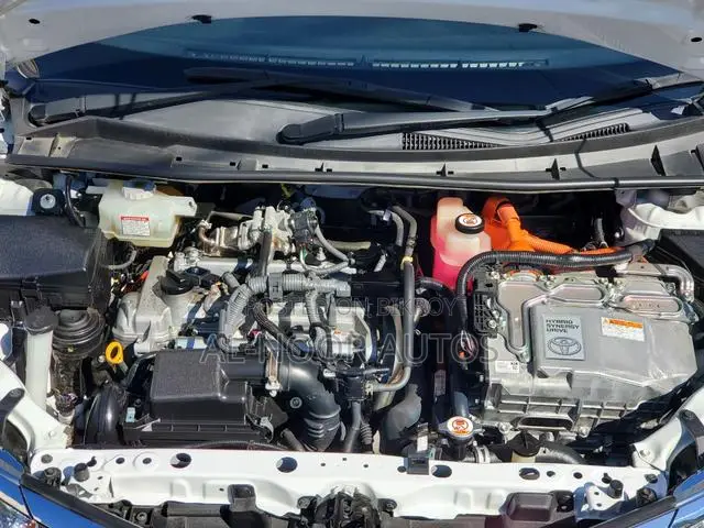 Toyota Corolla Fielder 1.5 Hybrid FWD 2021 White