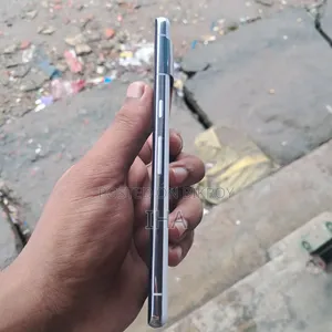 EL 8 GB White