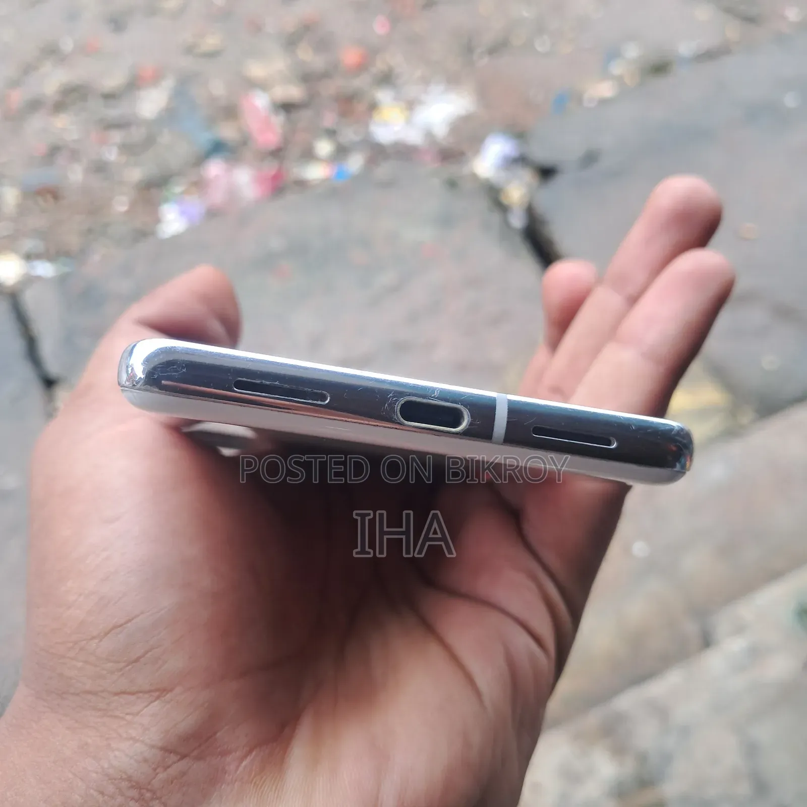 EL 8 GB White