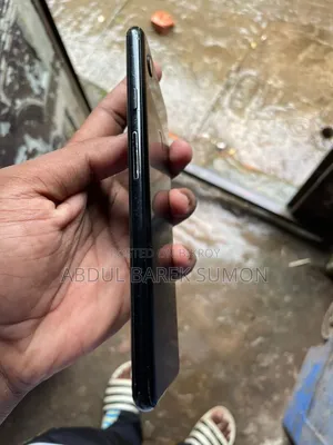 EL 8 GB Black