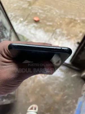 EL 8 GB Black