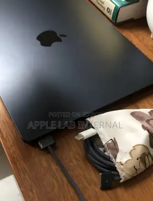 MacBook M2 Not Charging Issue? Apple Lab Can Fix It!