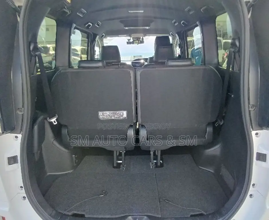 Toyota Esquire 2021 Pearl