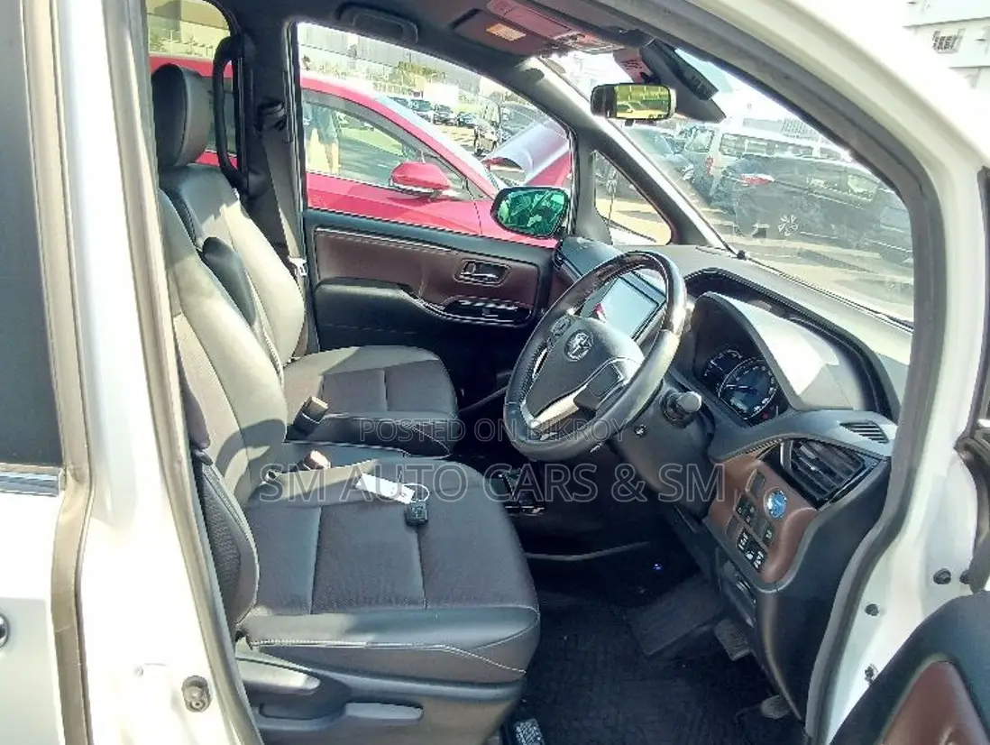 Toyota Esquire 2021 Pearl