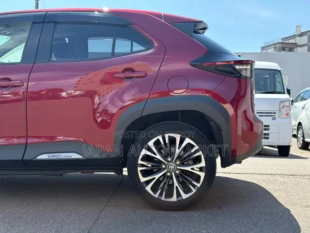 Toyota Yaris Cross 2021 Maroon