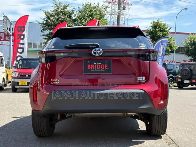 Toyota Yaris Cross 2021 Maroon