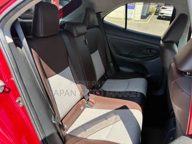 Toyota Yaris Cross 2021 Maroon