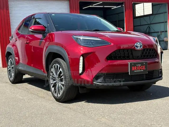 Toyota Yaris Cross 2021 Maroon