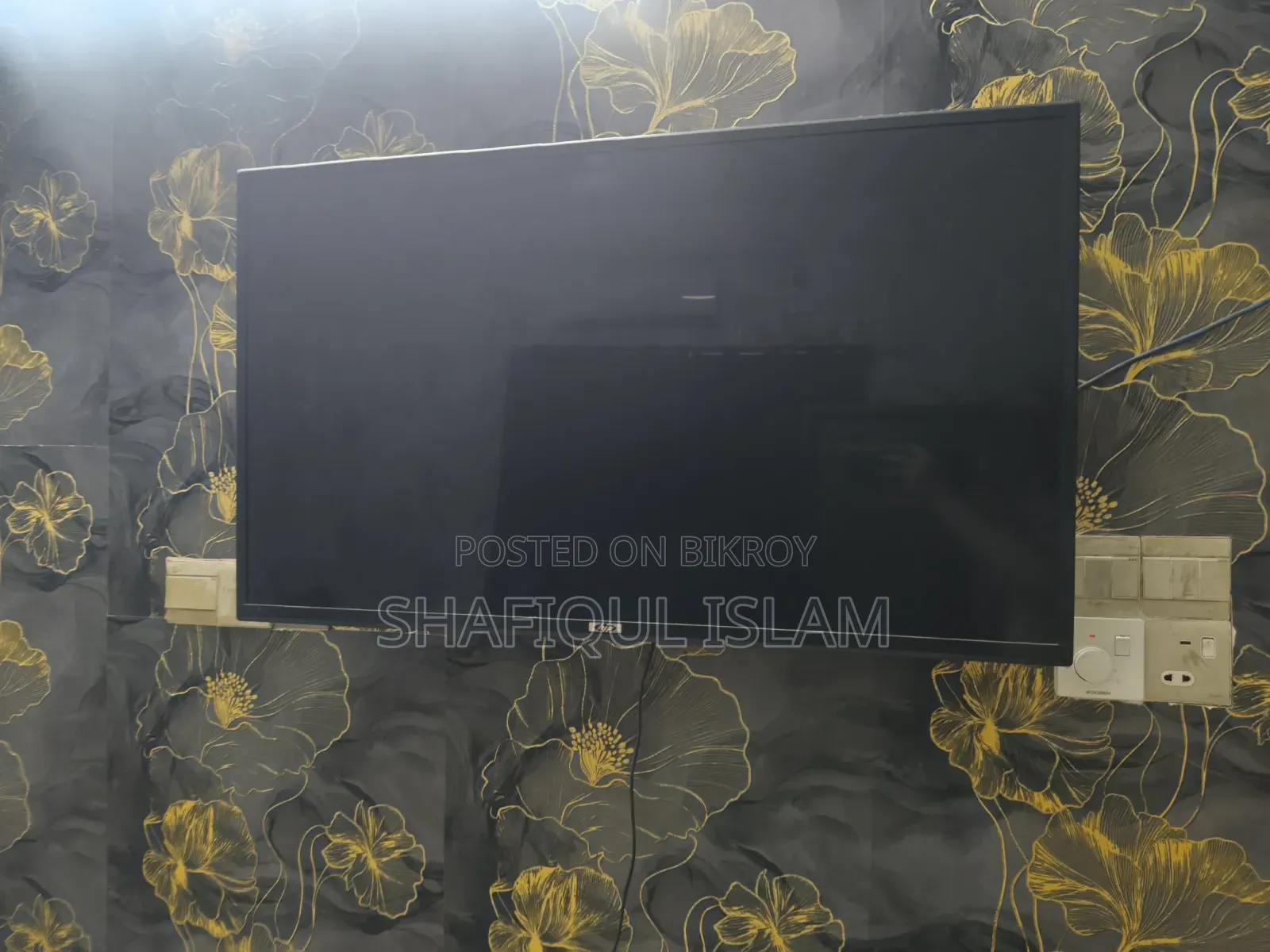 একটি টিভি  বিক্রি  হবে