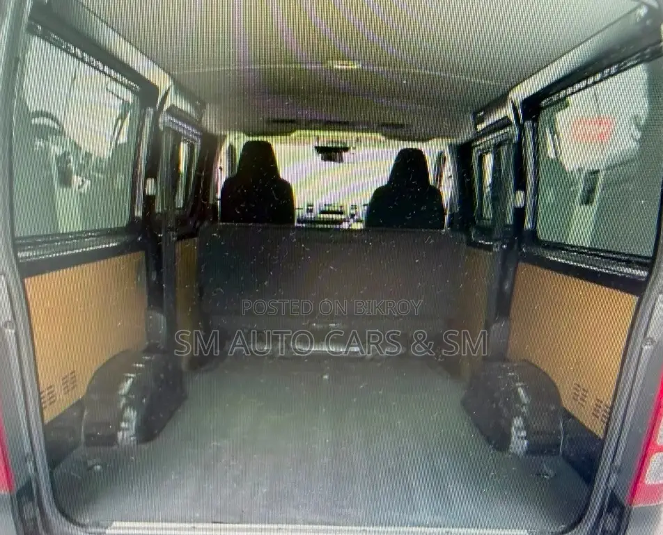 Toyota HiAce 2021 Black