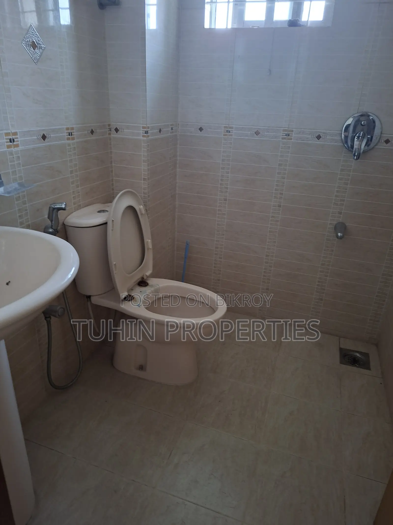 3bdrm Apartment in Uttara for sale