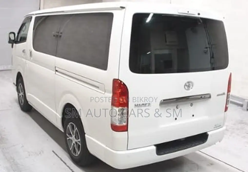 Toyota HiAce 2023 White