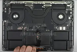 MacBook M4 Pro Max Logic Board Replacement | Apple Lab
