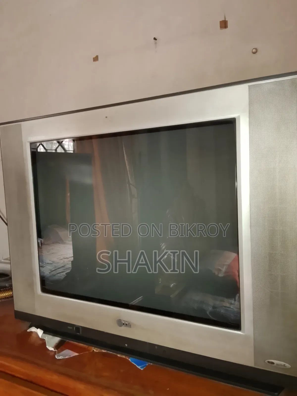 এলজি অরিজিনাল টিভি বিক্রি হবে।