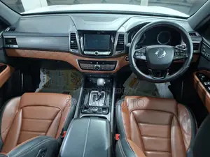 SsangYong Rexton 2020 Pearl