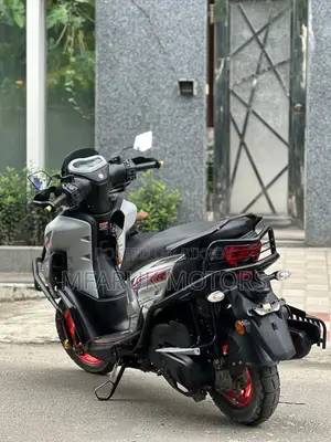 Yamaha YBR 2025 White