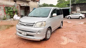Toyota Noah 2003 Silver