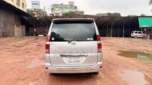 Toyota Noah 2003 Silver
