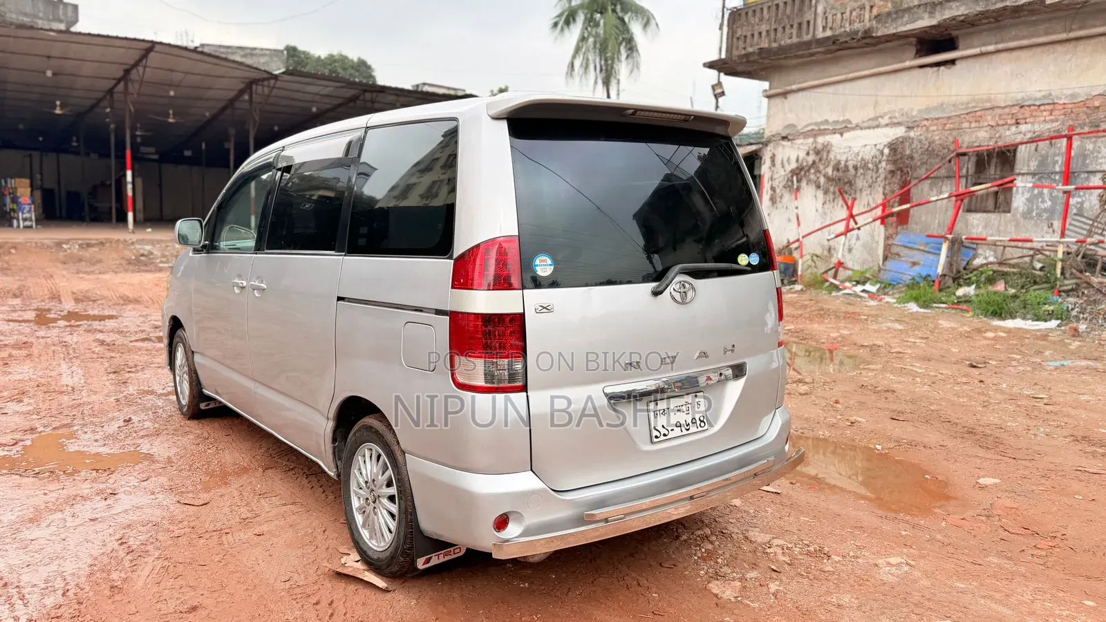 Toyota Noah 2003 Silver