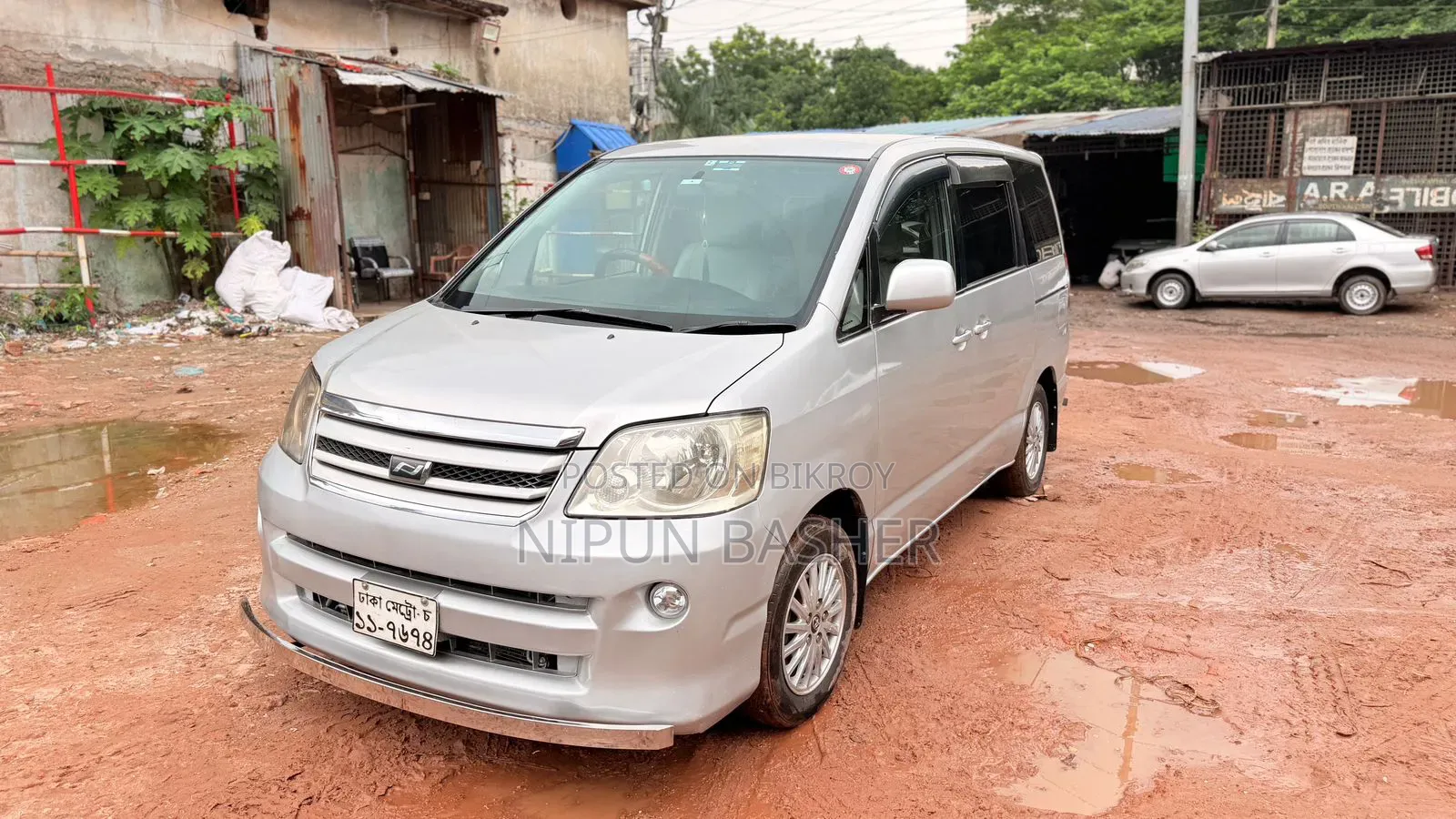 Toyota Noah 2003 Silver