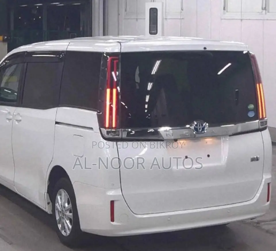 Toyota Noah 2021 Pearl