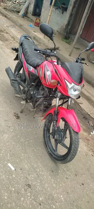 Suzuki Hayate 2018 Red