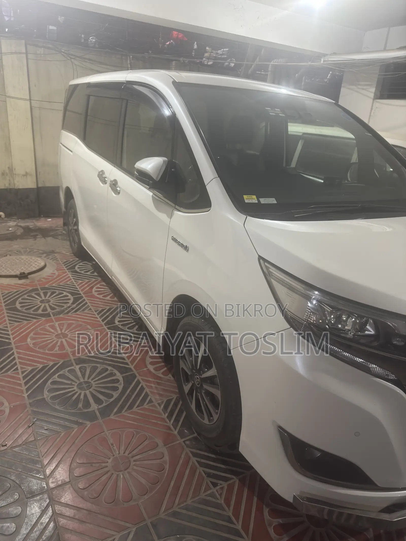 Toyota Esquire 2.0 AWD (7 seater) 2020 Pearl