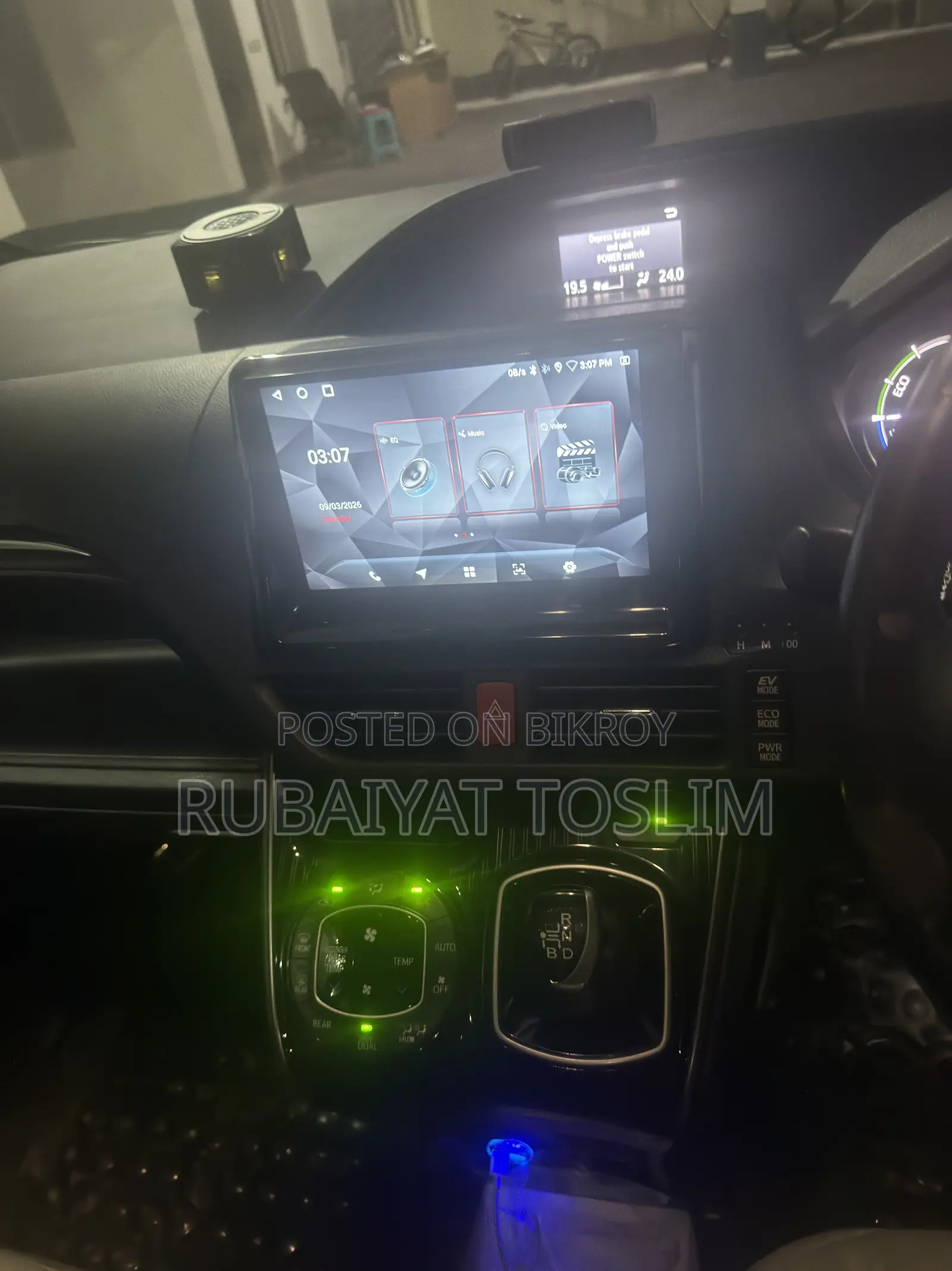 Toyota Esquire 2.0 AWD (7 seater) 2020 Pearl