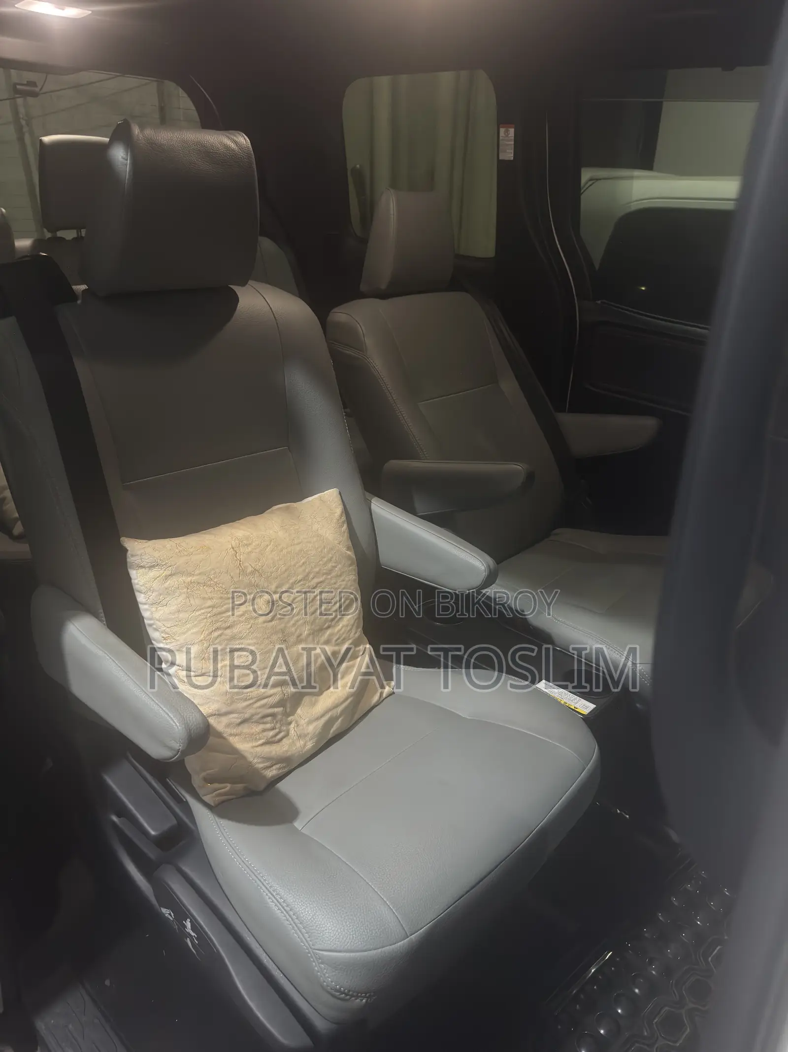 Toyota Esquire 2.0 AWD (7 seater) 2020 Pearl