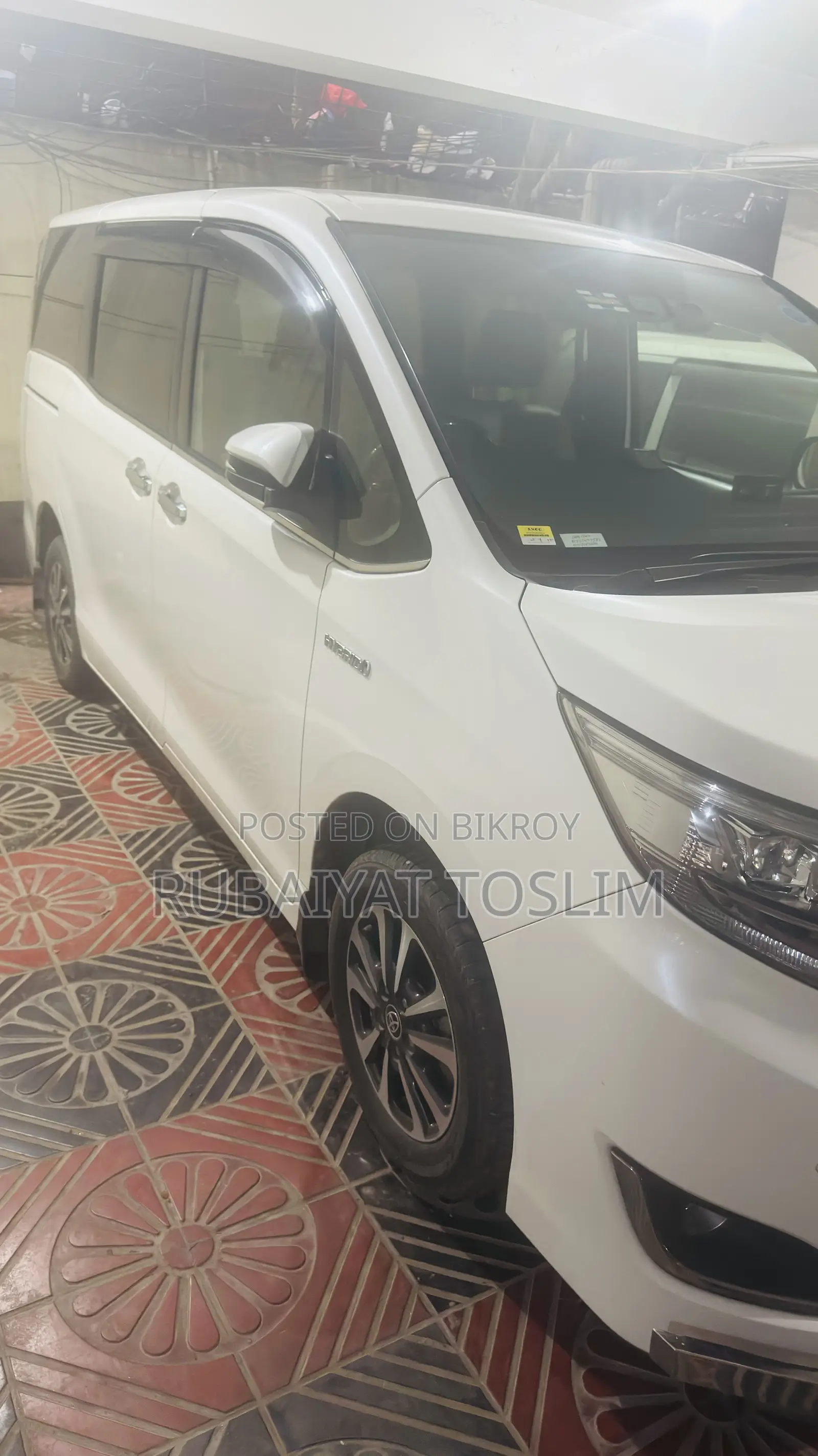 Toyota Esquire 2.0 AWD (7 seater) 2020 Pearl