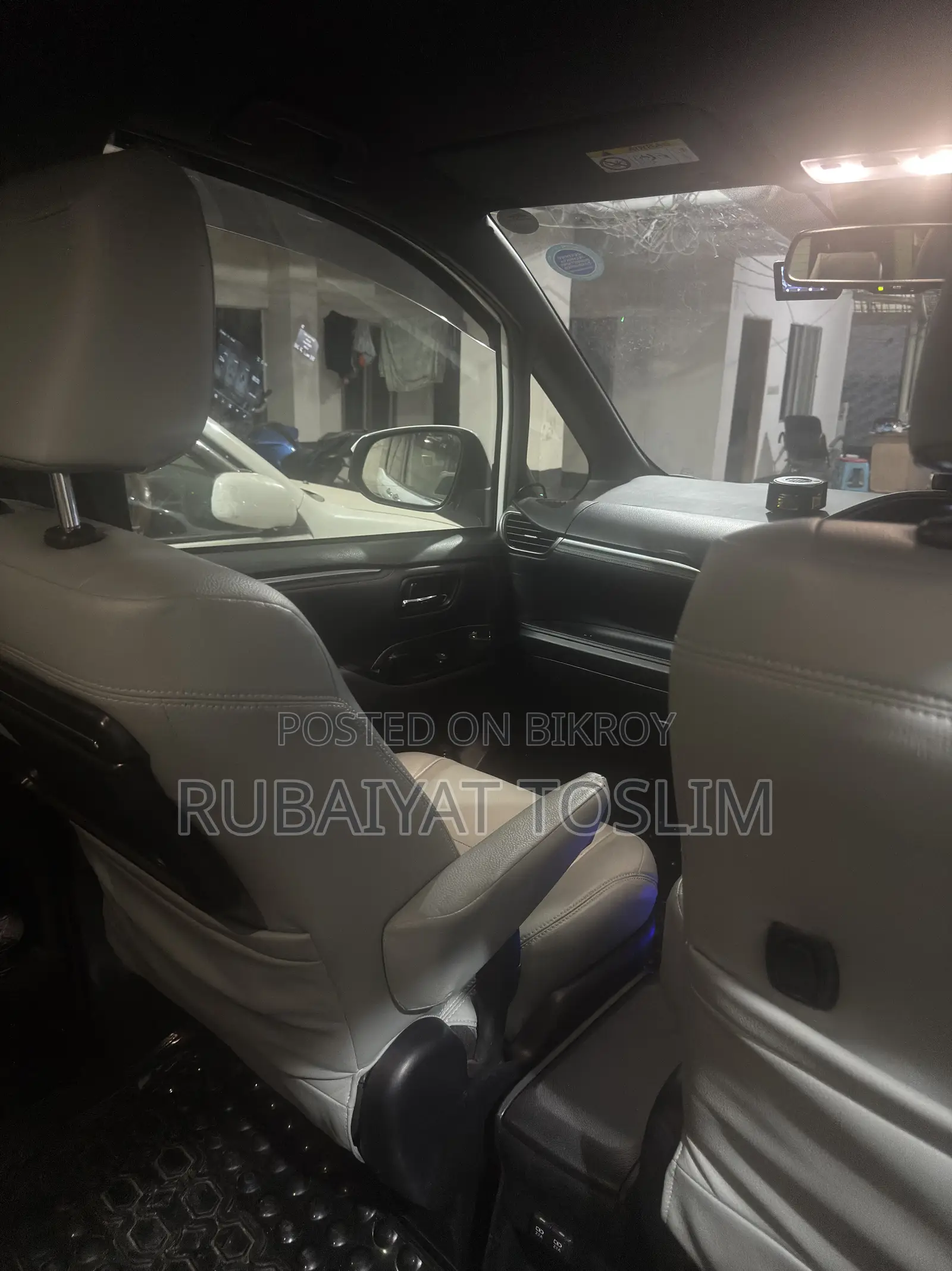 Toyota Esquire 2.0 AWD (7 seater) 2020 Pearl