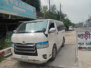 Toyota HiAce 2016 White